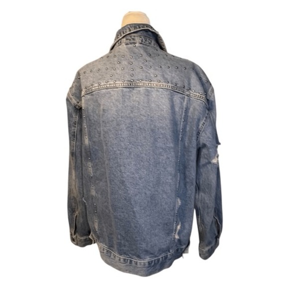 Free People Studded‎ Denim Trucker Jacket Blue Medium Wash Distressed Denim XS - Picture 8 of 13